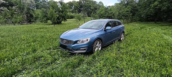 VOLVO V60 2015 — imagine 2