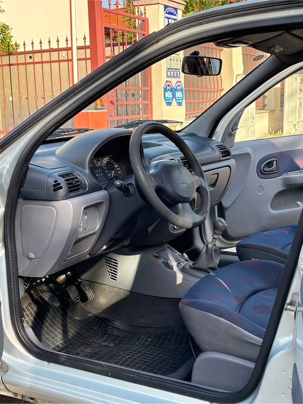 RENAULT Clio 2001 — imagine 8