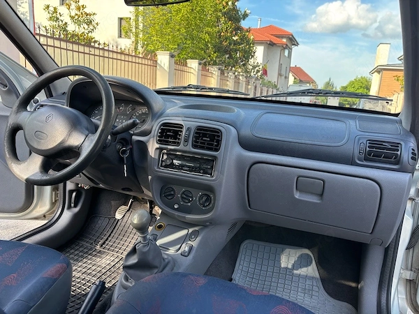 RENAULT Clio 2001 — imagine 5