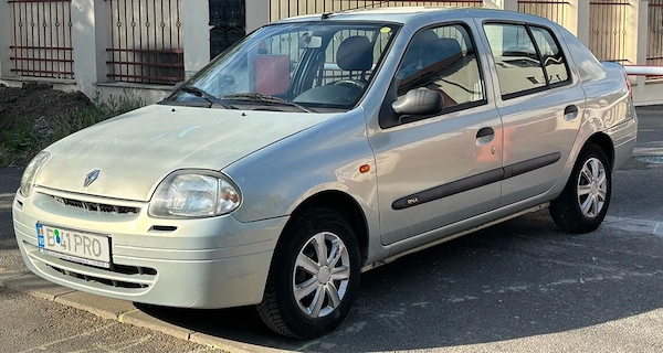 RENAULT Clio 2001 — imagine 4