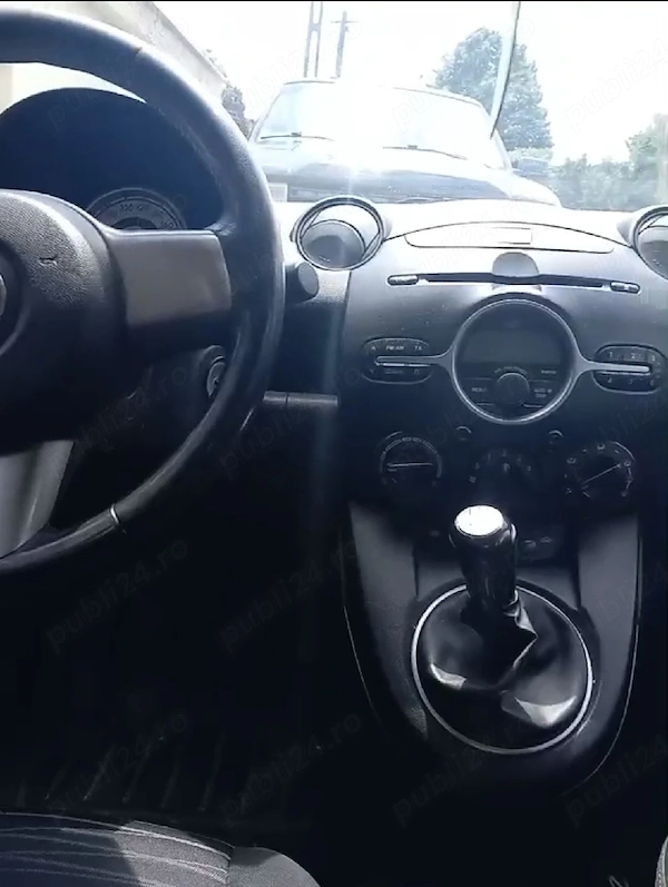 MAZDA 2 2010