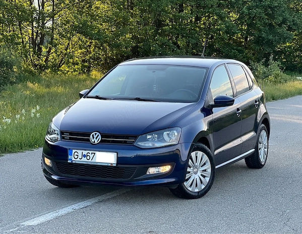 VOLKSWAGEN Polo 2012