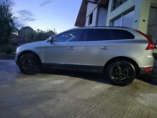 VOLVO XC60 2011 — imagine 3