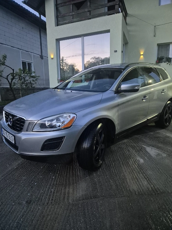 VOLVO XC60 2011 — imagine 5