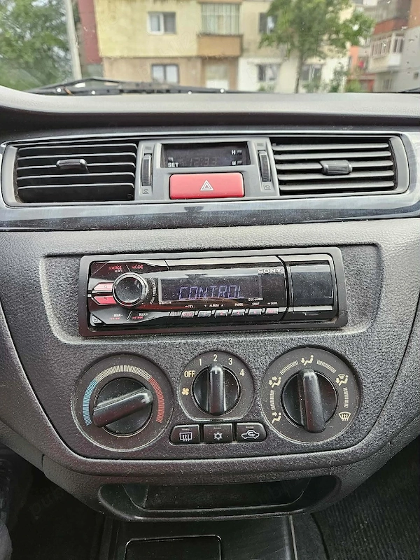 MITSUBISHI Lancer 2005 — imagine 3