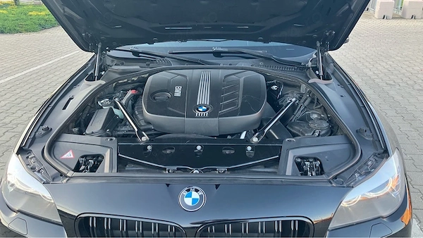 BMW 5 Series 2011 — imagine 4