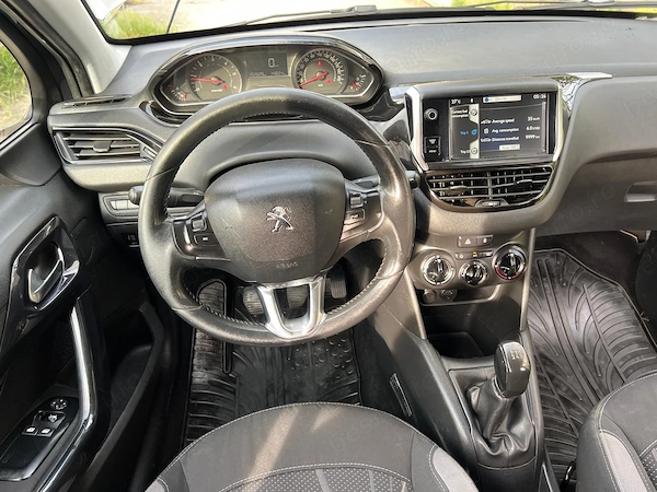 PEUGEOT 208 2015 — imagine 3