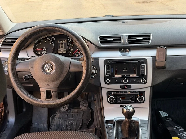 VOLKSWAGEN Passat 2011 — imagine 2