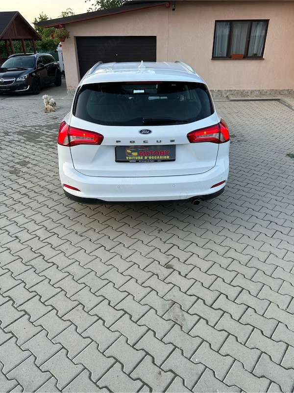 FORD Focus 2019 — imagine 8