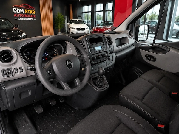RENAULT Trafic 2015 — imagine 5