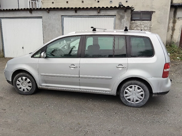 VOLKSWAGEN Touran 2004