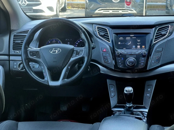 HYUNDAI i40 2017 — imagine 9