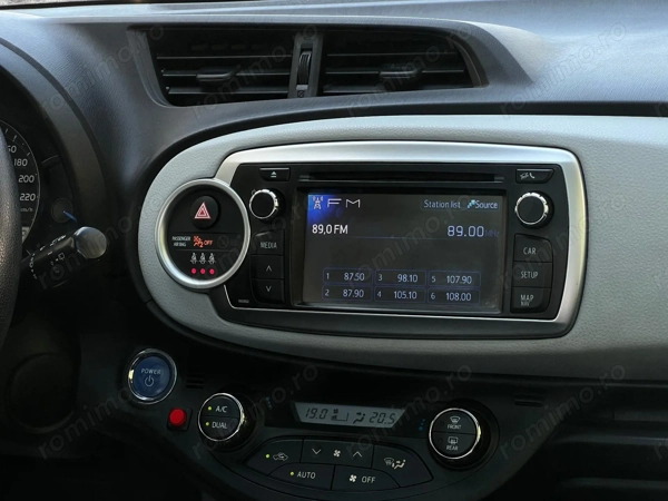 TOYOTA Yaris 2014 — imagine 11