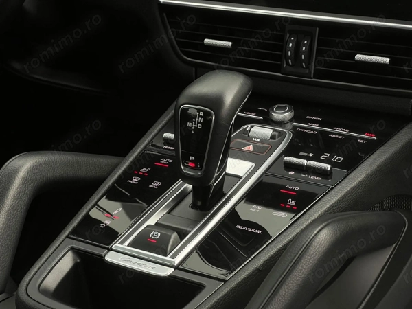 PORSCHE Cayenne 2021 — imagine 12