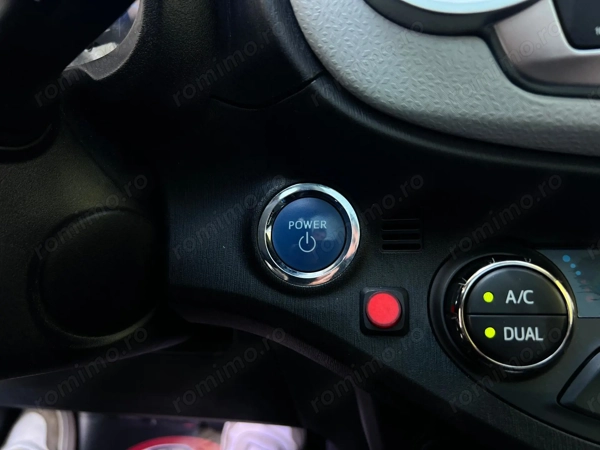 TOYOTA Yaris 2014 — imagine 17
