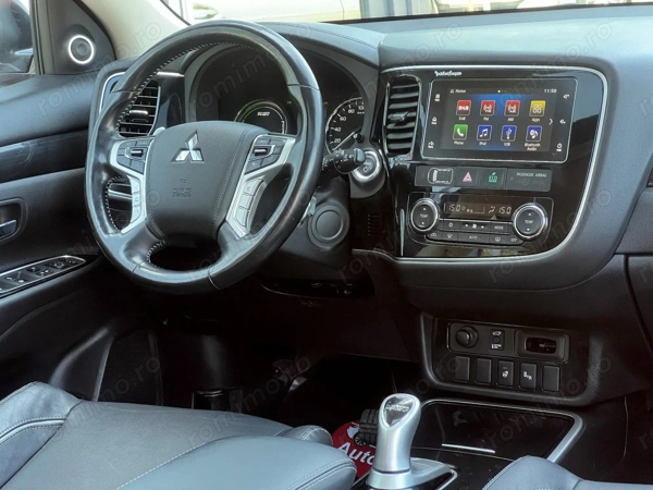 MITSUBISHI Outlander 2018 — imagine 8
