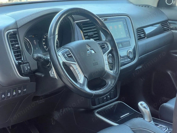 MITSUBISHI Outlander 2018 — imagine 12
