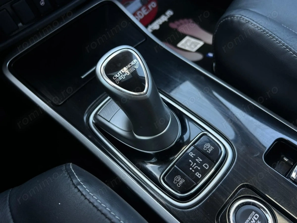 MITSUBISHI Outlander 2018 — imagine 16
