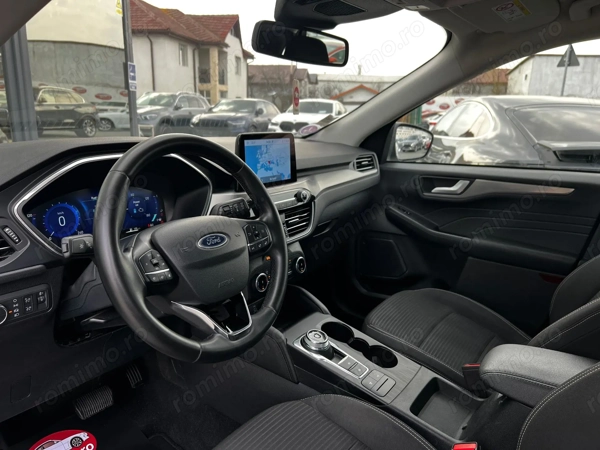 FORD Kuga 2023 — imagine 5