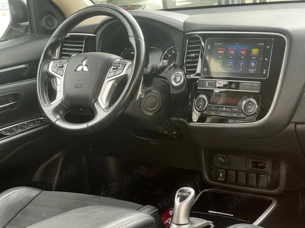 MITSUBISHI Outlander 2018 — imagine 8