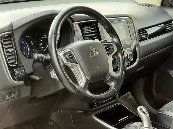 MITSUBISHI Outlander 2018 — imagine 13