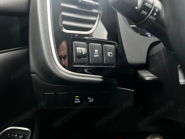 MITSUBISHI Outlander 2018 — imagine 17