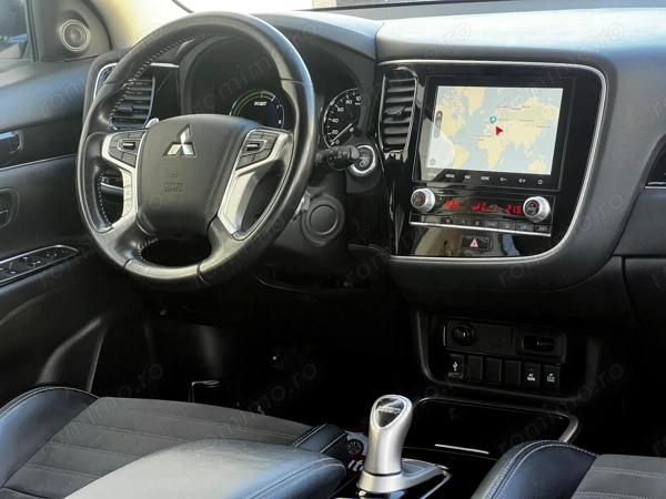 MITSUBISHI Outlander 2020 — imagine 8