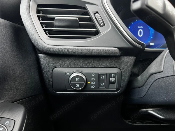 FORD Kuga 2023 — imagine 17
