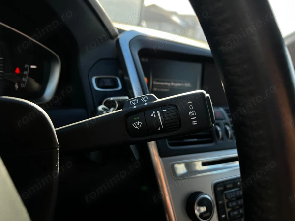 VOLVO Unknown Model 2017 — imagine 17