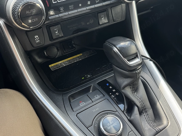 TOYOTA RAV4 2021 — imagine 10