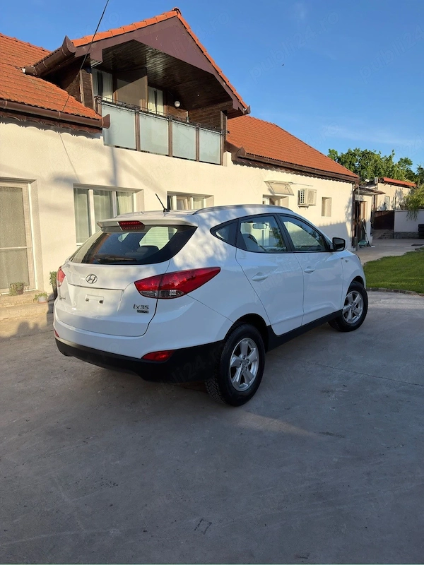 HYUNDAI ix35 2012 — imagine 2