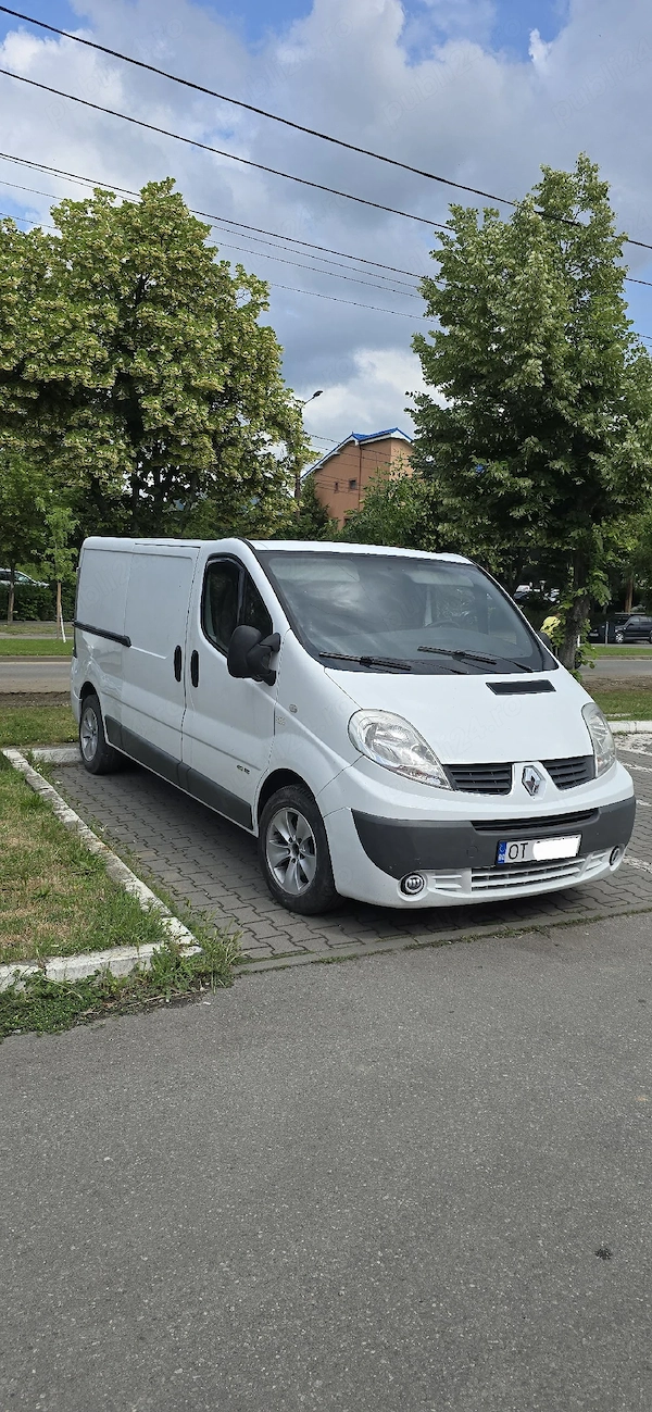 RENAULT Trafic