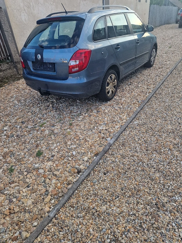 SKODA Fabia 2010 — imagine 2