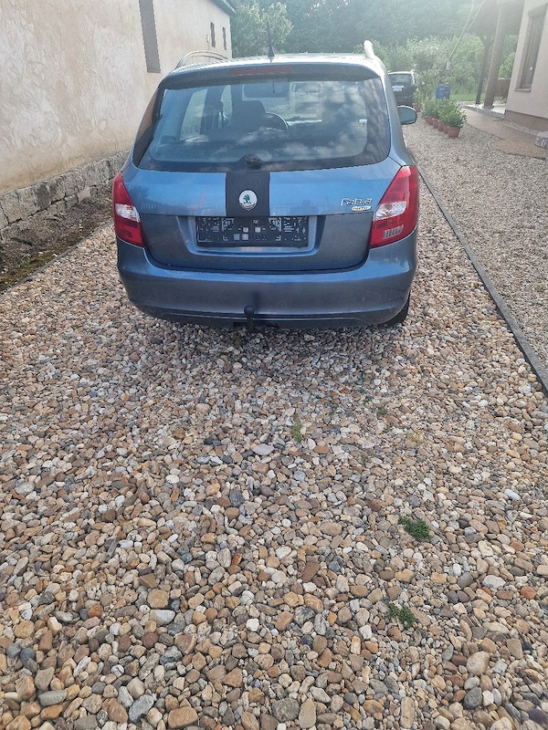 SKODA Fabia 2010 — imagine 3