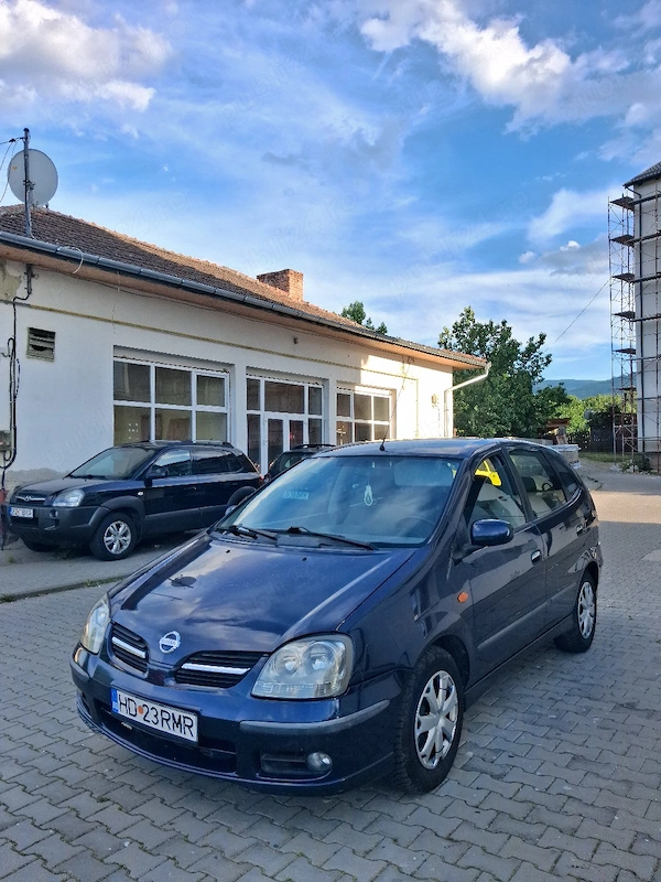 NISSAN Almera Tino