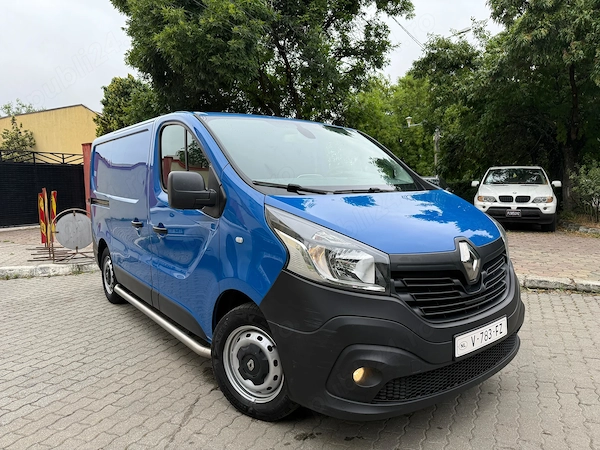 RENAULT Trafic