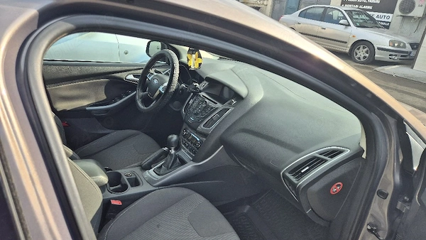 FORD Focus 2012 — imagine 8