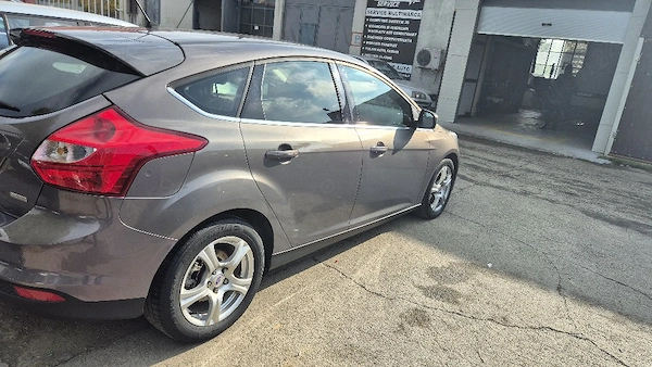 FORD Focus 2012 — imagine 9