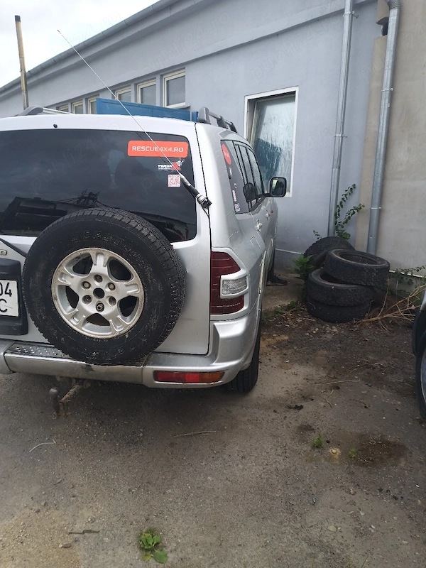MITSUBISHI Pajero