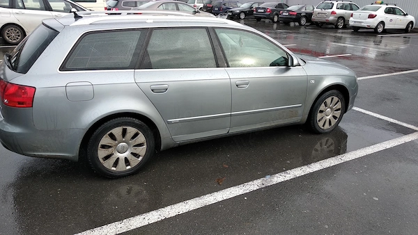 AUDI A4 2004 — imagine 4