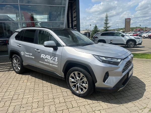 TOYOTA RAV4 2025 — imagine 4