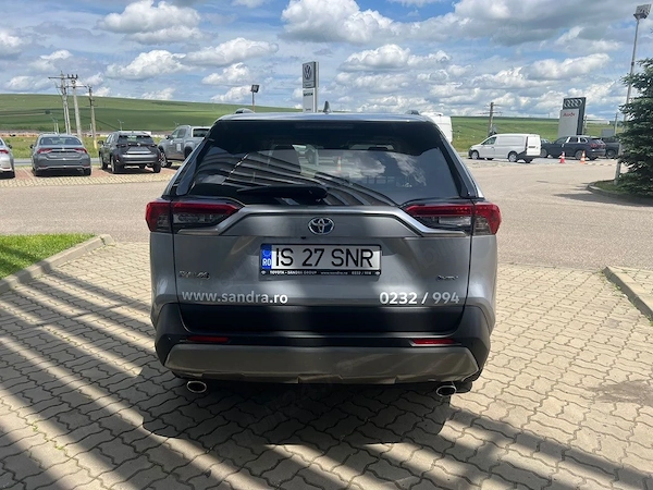 TOYOTA RAV4 2025 — imagine 5