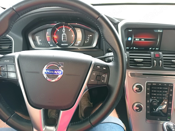 VOLVO XC60 2017 — imagine 4