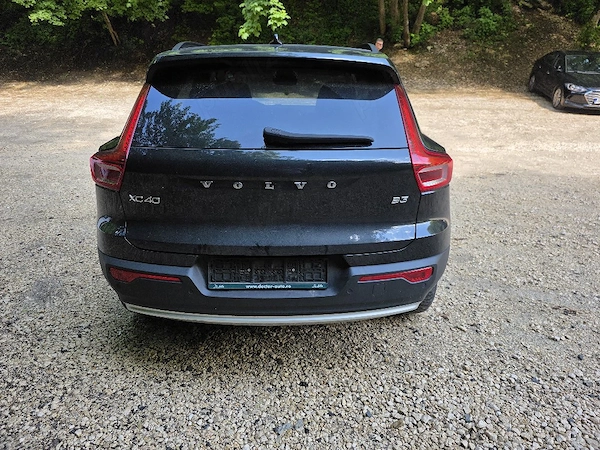 VOLVO XC40 2023 — imagine 3