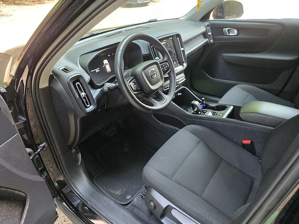 VOLVO XC40 2023 — imagine 2