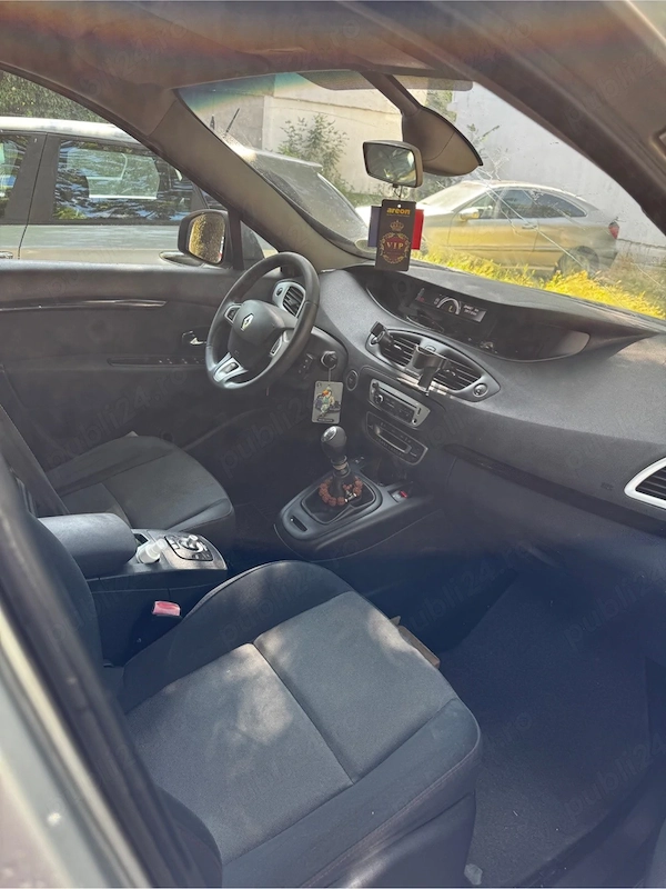 RENAULT Grand Scenic 2012 — imagine 3