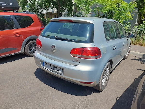 VOLKSWAGEN Golf 2012