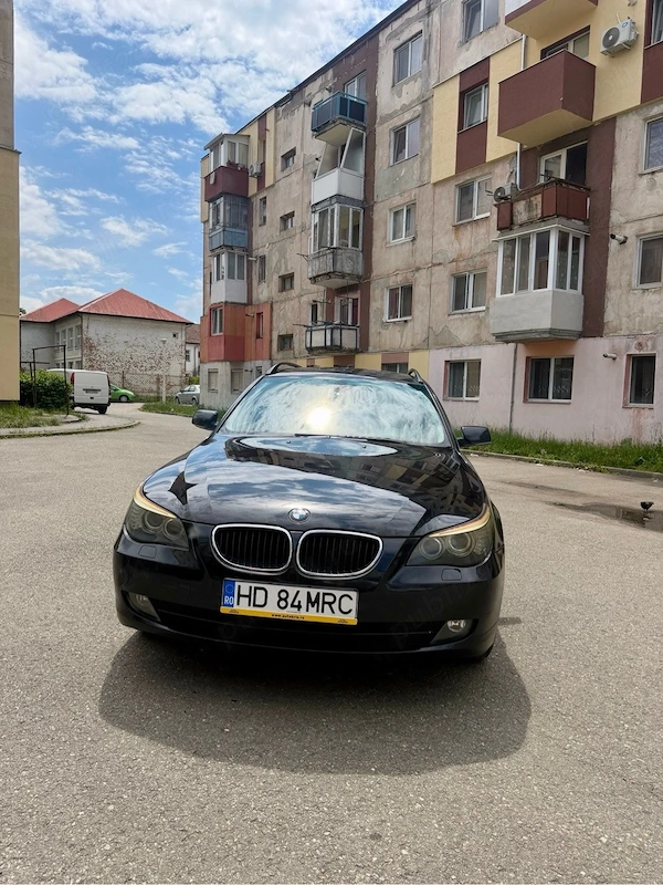 BMW 5 Series 2010 — imagine 6