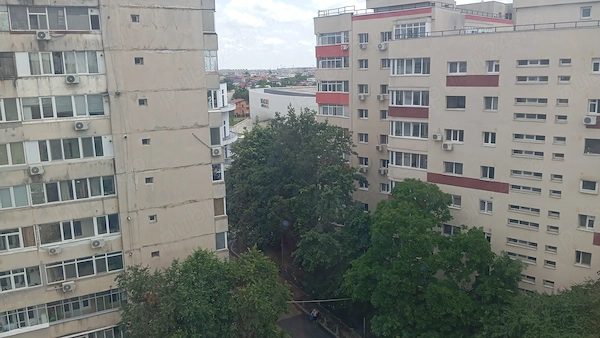 Schimb apartament de 3 camere cu 2 camere — fotografia 1