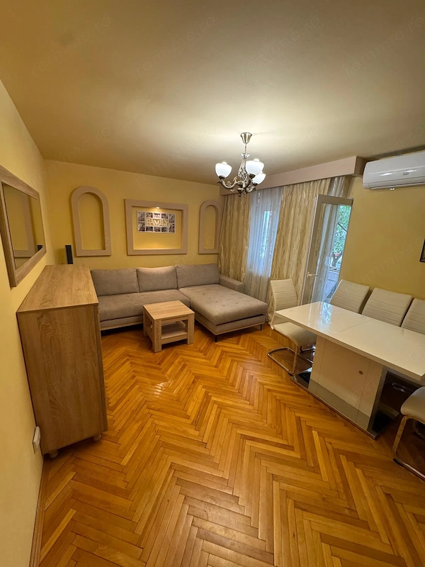 Vând apartament cu 3 camere decomandat, etajul 1,zona Lipovei -Holdelor — fotografia 1